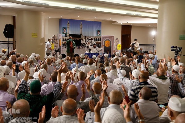 برگزاری مراسم دعای کمیل برای حجاج