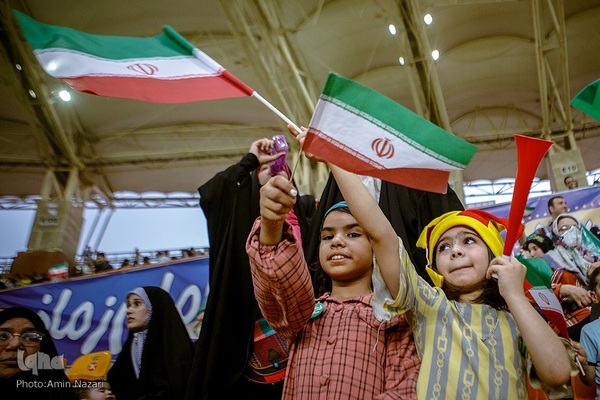 مراسم همخوانی سرود «سلام فرمانده» در ورزشگاه شهدای فولاد اهواز