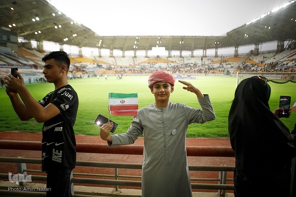 مراسم همخوانی سرود «سلام فرمانده» در ورزشگاه شهدای فولاد اهواز