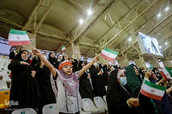 مراسم همخوانی سرود «سلام فرمانده» در ورزشگاه شهدای فولاد اهواز