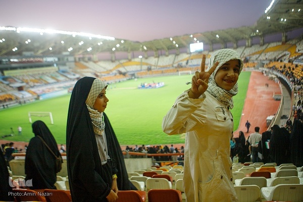 مراسم همخوانی سرود «سلام فرمانده» در ورزشگاه شهدای فولاد اهواز