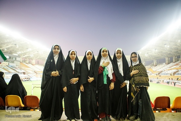 مراسم همخوانی سرود «سلام فرمانده» در ورزشگاه شهدای فولاد اهواز