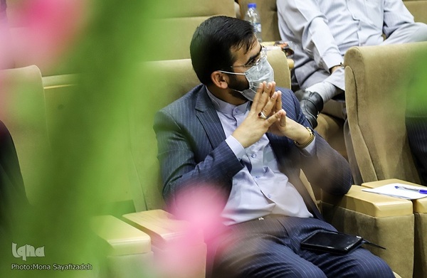 تقدیر از نویسنده کتاب «حوض خون»