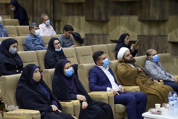 تقدیر از نویسنده کتاب «حوض خون»