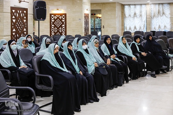 نشست کاروان اسایتد دانشگاه با حجت الاسلام نواب