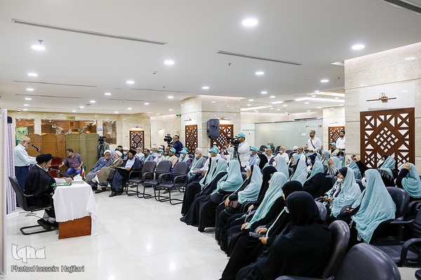 نشست کاروان اسایتد دانشگاه با حجت الاسلام نواب