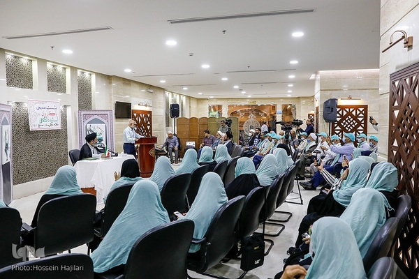 نشست کاروان اسایتد دانشگاه با حجت الاسلام نواب