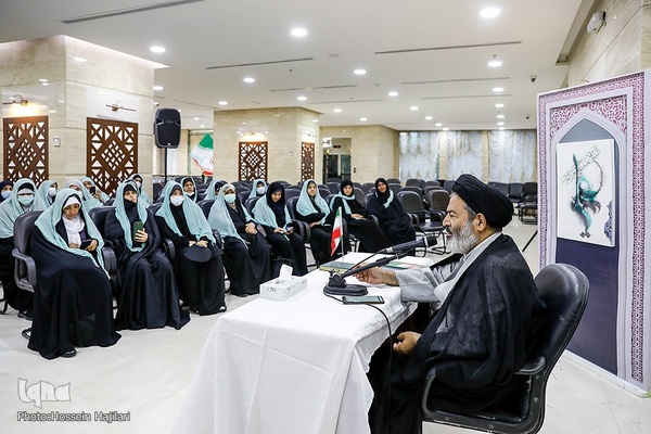 نشست کاروان اسایتد دانشگاه با حجت الاسلام نواب