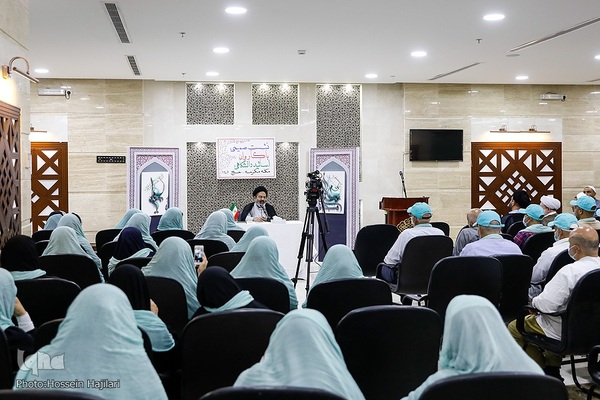 نشست کاروان اسایتد دانشگاه با حجت الاسلام نواب