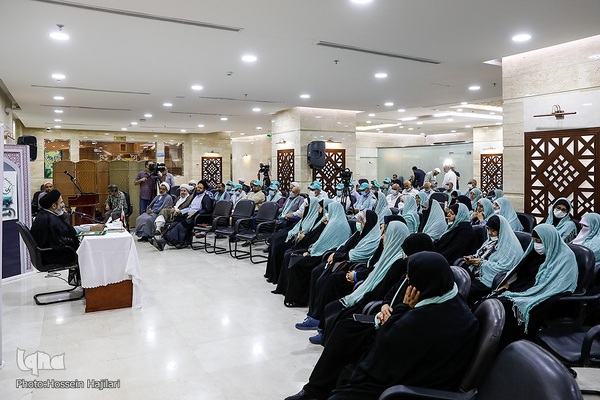 نشست کاروان اسایتد دانشگاه با حجت الاسلام نواب