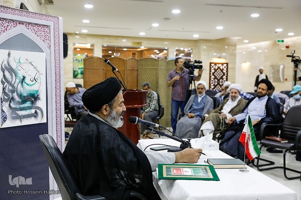 نشست کاروان اسایتد دانشگاه با حجت الاسلام نواب