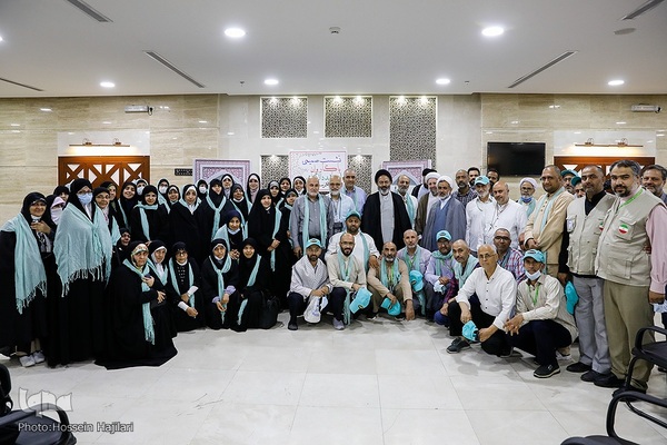 نشست کاروان اسایتد دانشگاه با حجت الاسلام نواب