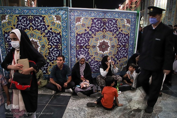 حرم مطهر رضوی در شب عید غدیرخم