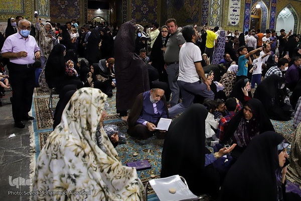 حرم مطهر رضوی در شب عید غدیرخم