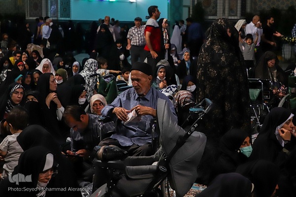 حرم مطهر رضوی در شب عید غدیرخم