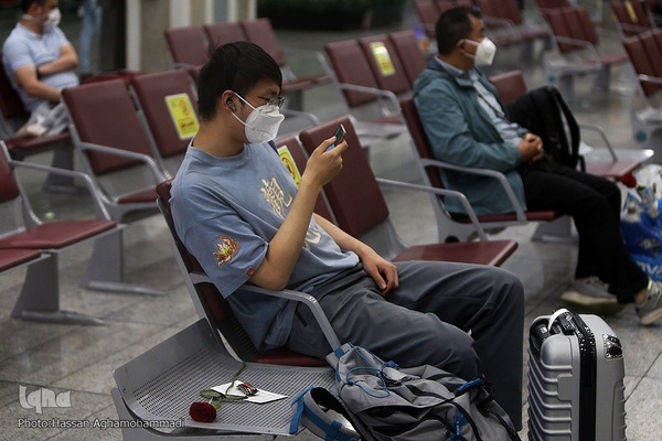 بدرقه‌ای با شاخه گل غدیر