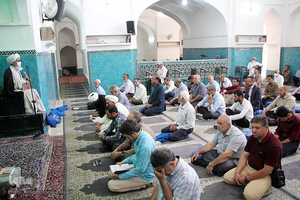 نماز عید غدیر در مسجد امیرچقماق و پیاده روی سادات در یزد‎‎