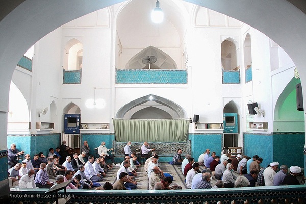 نماز عید غدیر در مسجد امیرچقماق و پیاده روی سادات در یزد‎‎