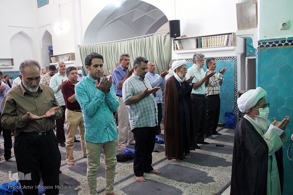 نماز عید غدیر در مسجد امیرچقماق و پیاده روی سادات در یزد‎‎