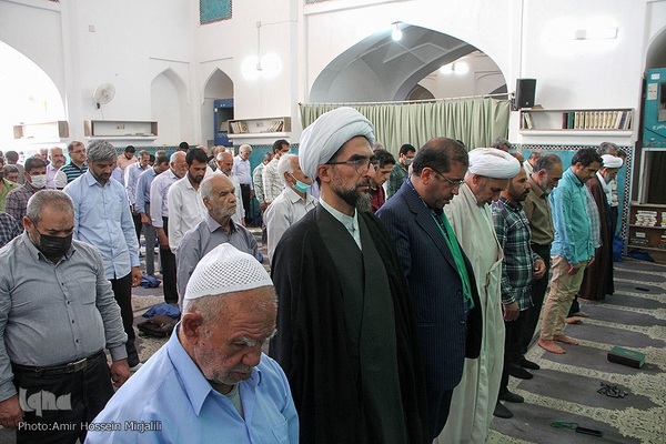 نماز عید غدیر در مسجد امیرچقماق و پیاده روی سادات در یزد‎‎