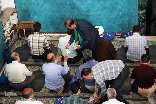 نماز عید غدیر در مسجد امیرچقماق و پیاده روی سادات در یزد‎‎