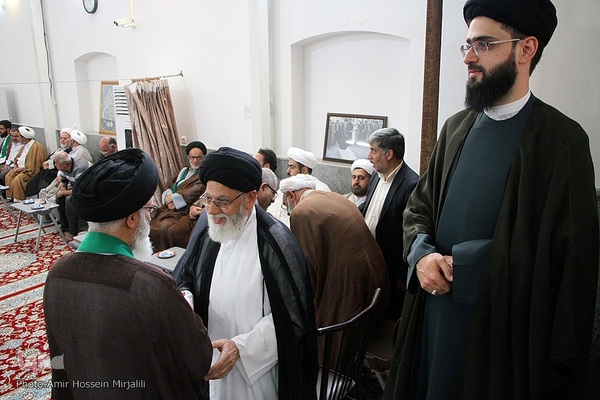 جشن غدیر وملبس شدن جمعی از طلاب در بیت آیت الله مدرسی در یزد‎‎