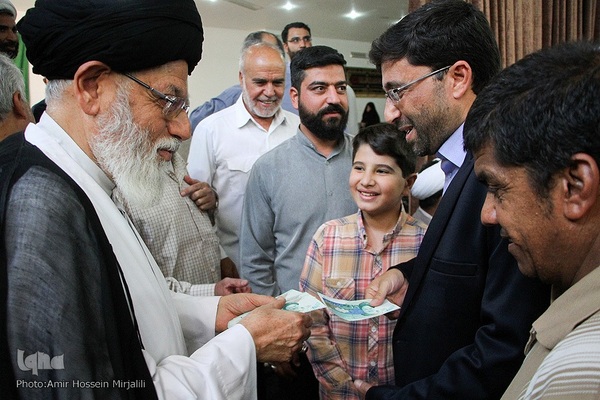 جشن غدیر وملبس شدن جمعی از طلاب در بیت آیت الله مدرسی در یزد‎‎