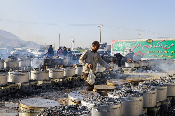 آیین پخت و توزیع ۱۵۰دیگ غذای نذری-مبارکه اصفهان ‎‎