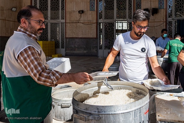 پخت و توزیع ۱۴ هزار پرس غذای گرم به مناسبت عید غدیر