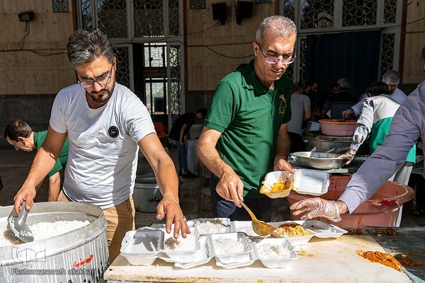 پخت و توزیع ۱۴ هزار پرس غذای گرم به مناسبت عید غدیر