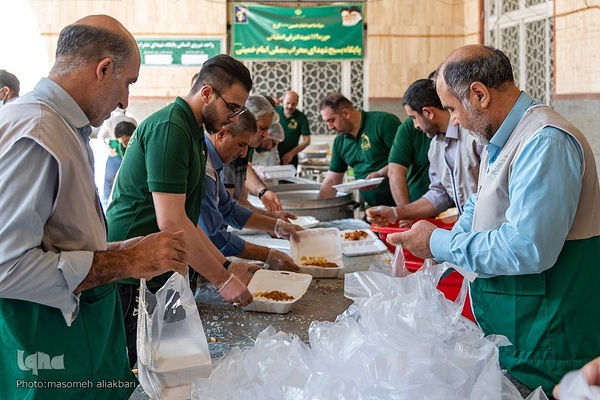 پخت و توزیع ۱۴ هزار پرس غذای گرم به مناسبت عید غدیر