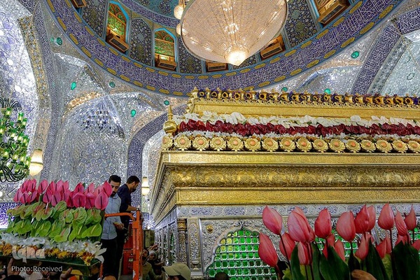 گل آرایی حرم حضرت علی(ع) به مناسبت عید غدیر