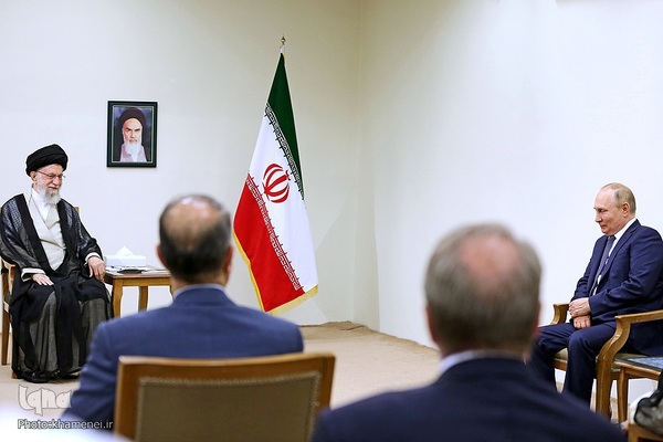 دیدار ولادیمیر پوتین، رئیس‌جمهور روسیه با آیت الله خامنه ای، رهبر معظم انقلاب