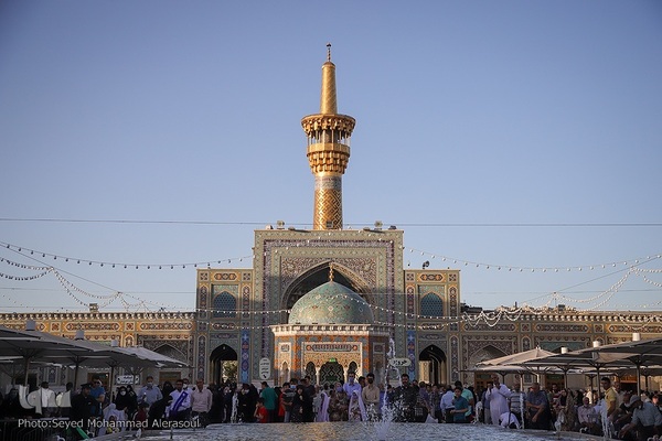 جشن فارغ‌التحصیلی دانشجویان پزشکی در حرم رضوی