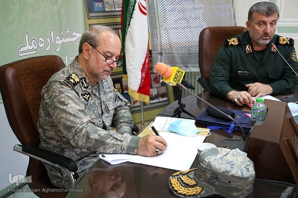 مراسم رونمایی از پوستر بیستمین جشنواره انتخاب بهترین کتاب سال دفاع مقدس