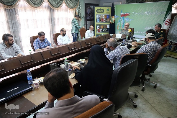 مراسم رونمایی از پوستر بیستمین جشنواره انتخاب بهترین کتاب سال دفاع مقدس