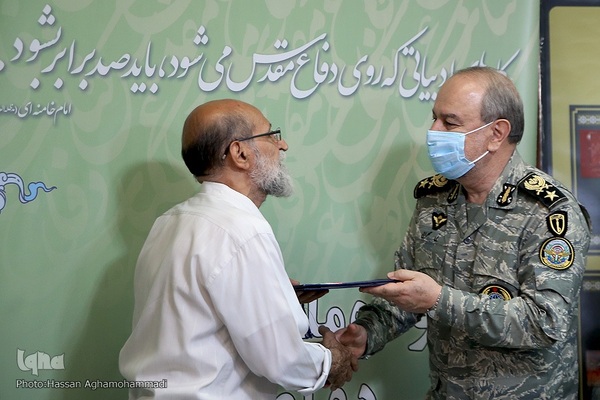 اهدای احکام دبیران علمی و اجرایی بیستمین جشنواره انتخاب بهترین کتاب سال دفاع مقدس