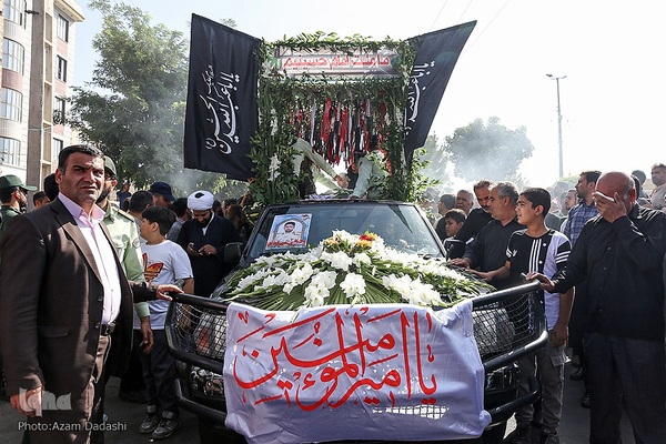 مراسم تشییع پیکر مرزبان شهید «مهدی محمدی نسب» در قزوین