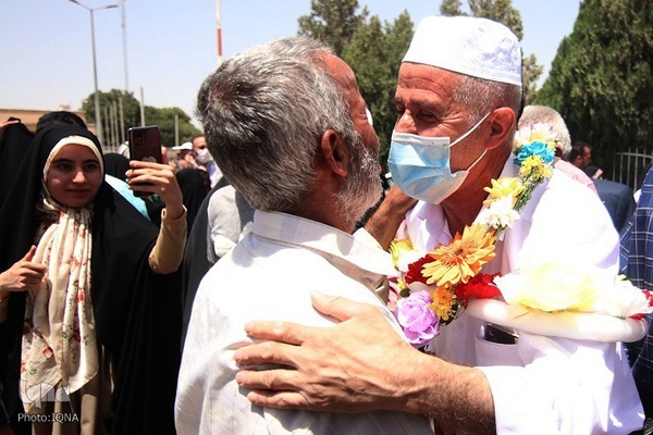 بازگشت حجاج همدانی به میهن اسلامی