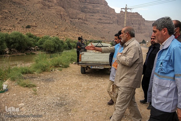 بازدید سردار وحیدی، وزیر کشور از مناطق سیل زده استهبان