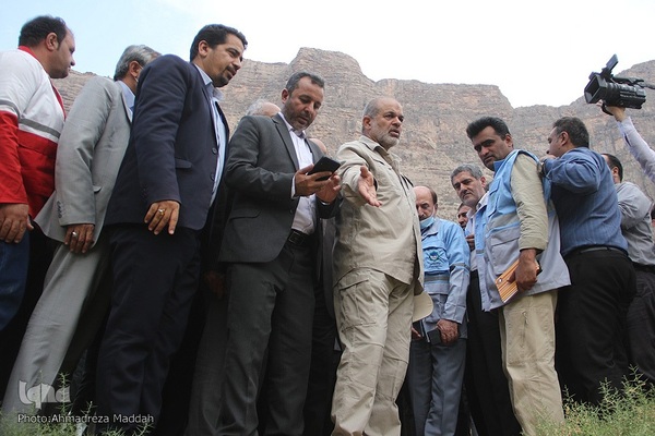 بازدید سردار وحیدی، وزیر کشور از مناطق سیل زده استهبان