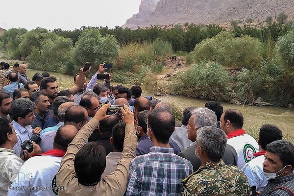 بازدید سردار وحیدی، وزیر کشور از مناطق سیل زده استهبان