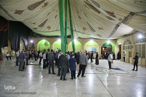 برپایی خیمه عزا در امامزاده موسی مبرقع(ع)
