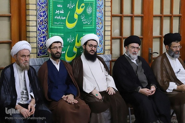 آیین رونمایی از کتاب «اصول العقائد و جامع الفوائد»