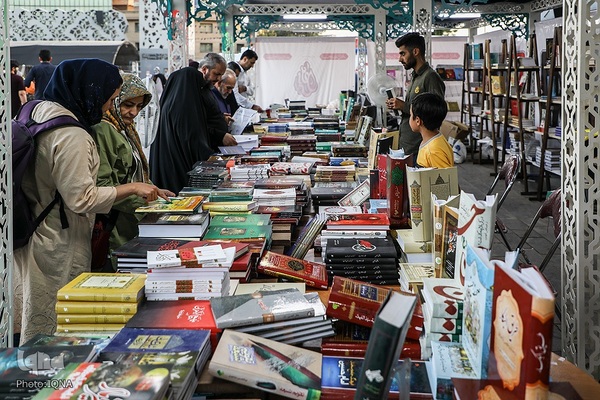 افتتاح بیستمین نمایشگاه عطر سیب