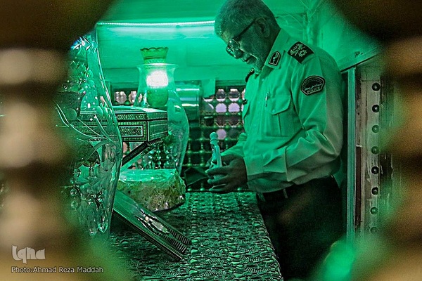 مراسم غبارروبی و عطرافشانی حرم مطهر علی بن حمزه(ع)‎‎