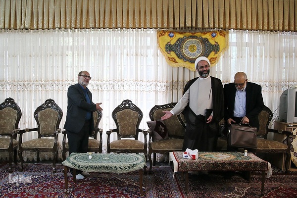 حاج حسین‌علی بزرگ قمی