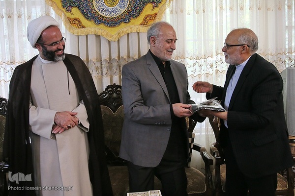 حاج حسین‌علی بزرگ قمی