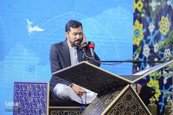 رقابت شرکت کنندگان در روز پایانی مسابقات قرآن کربلا