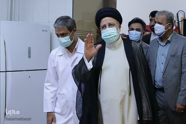 بازدید حجت‌الاسلام و المسلمین ابراهیم رییسی، رییس جمهور از بخشهای مختلف پژوهشگاه رویان جهاد‌دانشگاهی